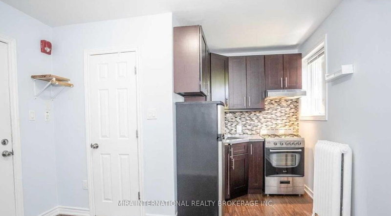 205 - 70 Melbourne Ave, Toronto, M6K 1K7 | Image 3