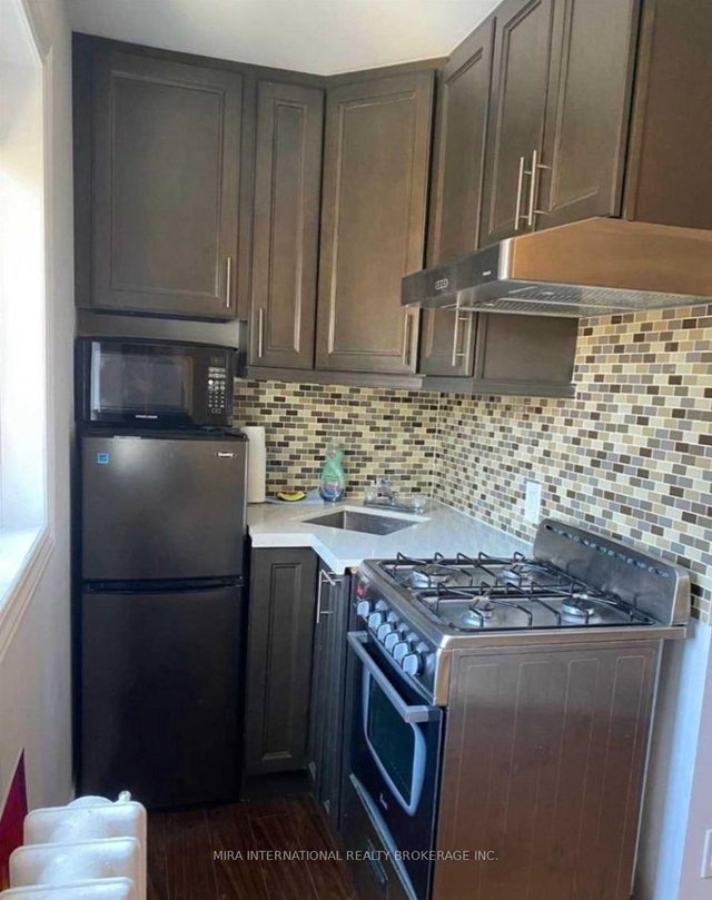 204 - 70 Melbourne Avenue