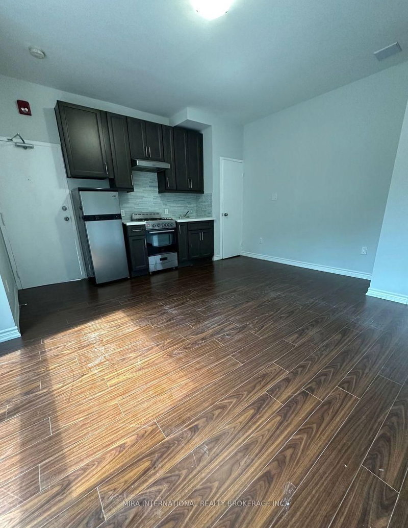 101 - 70 Melbourne Ave, Toronto, M6K 1K7 | Image 2