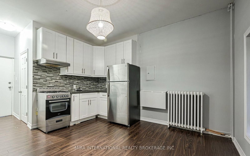 102 - 70 Melbourne Ave, Toronto, M6K 1K7 | Image 3