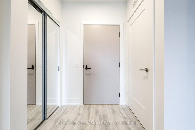 316 - 858 Dupont Street