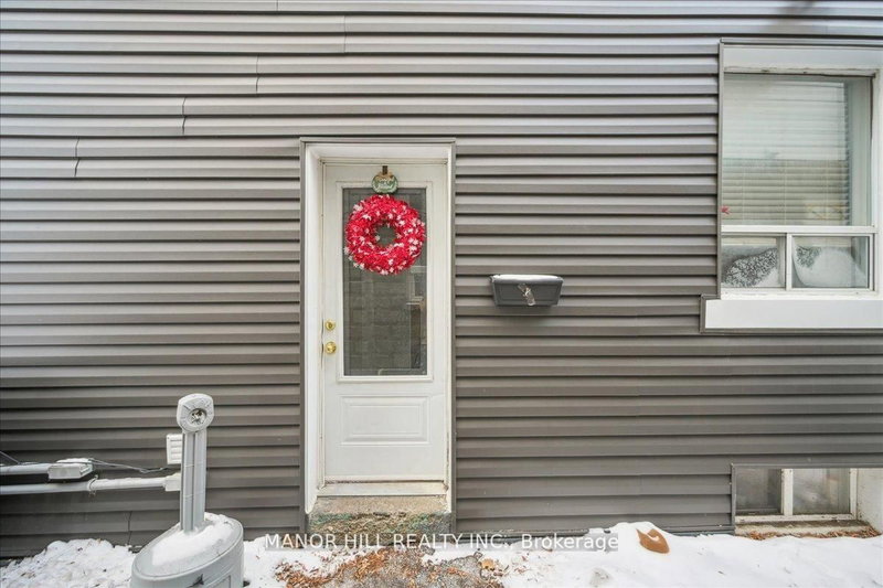 929 Lakeshore Rd, Mississauga, L5E 1E3 | Image 3