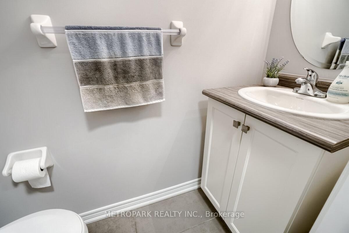 Townhouse for sale at 34 Morra Avenue, Caledon, Ontario, L7E 4K5 - Bolton East - MLS: W12826062