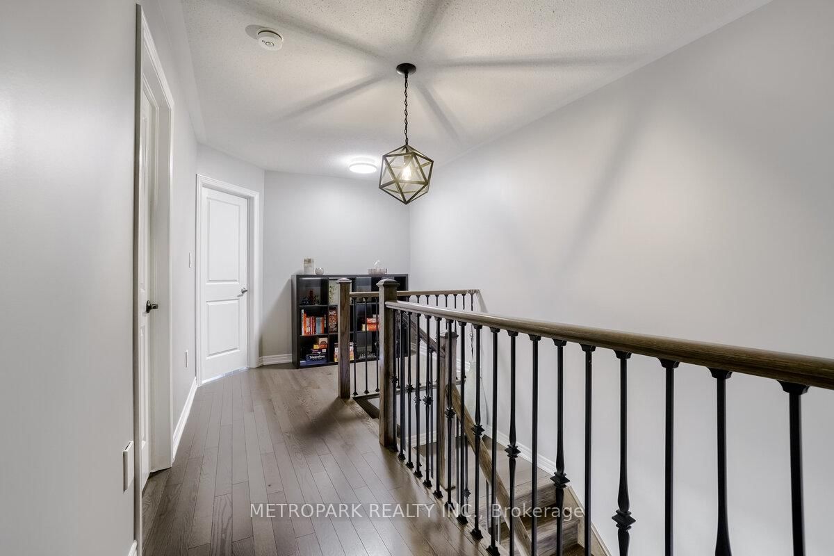 Townhouse for sale at 34 Morra Avenue, Caledon, Ontario, L7E 4K5 - Bolton East - MLS: W12826062