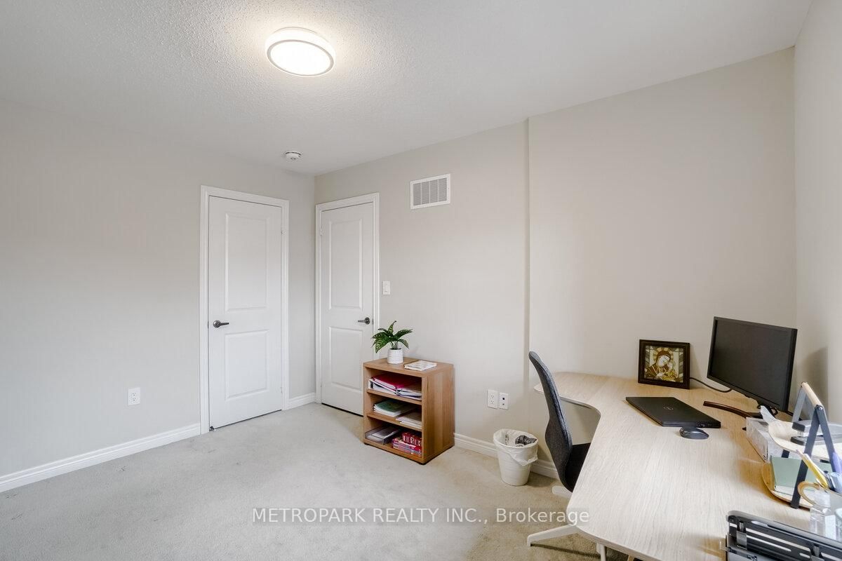 Townhouse for sale at 34 Morra Avenue, Caledon, Ontario, L7E 4K5 - Bolton East - MLS: W12826062