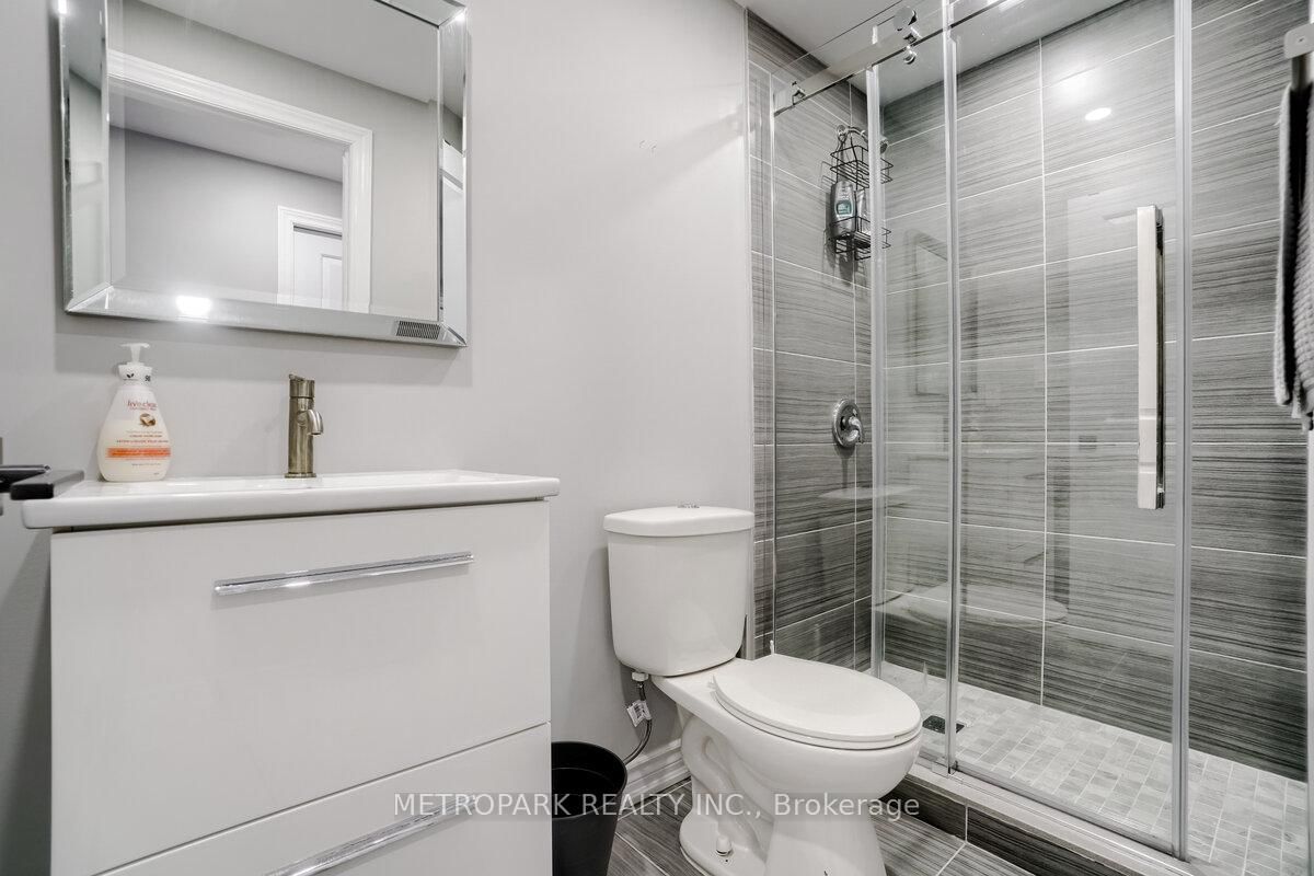 Townhouse for sale at 34 Morra Avenue, Caledon, Ontario, L7E 4K5 - Bolton East - MLS: W12826062