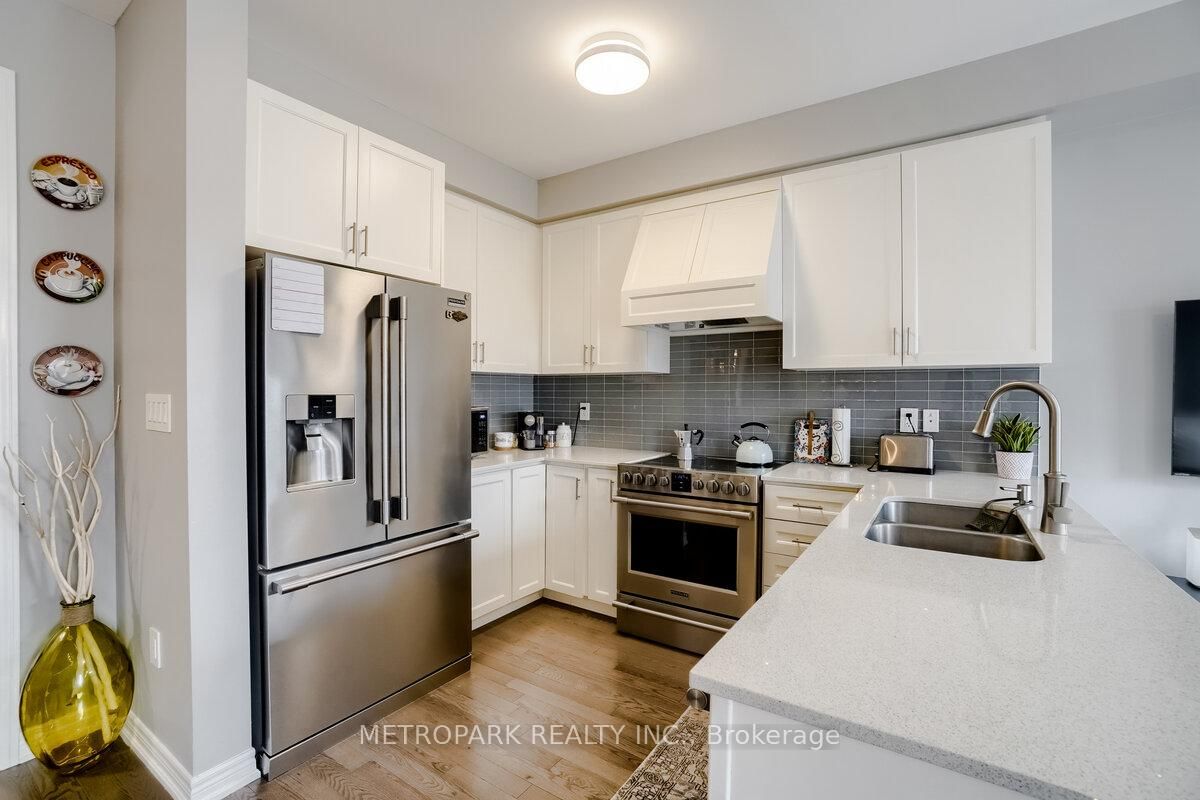 Townhouse for sale at 34 Morra Avenue, Caledon, Ontario, L7E 4K5 - Bolton East - MLS: W12826062