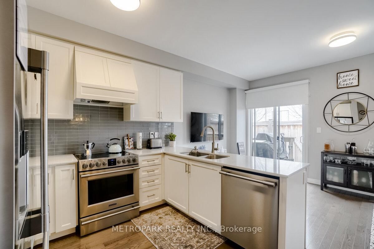 Townhouse for sale at 34 Morra Avenue, Caledon, Ontario, L7E 4K5 - Bolton East - MLS: W12826062