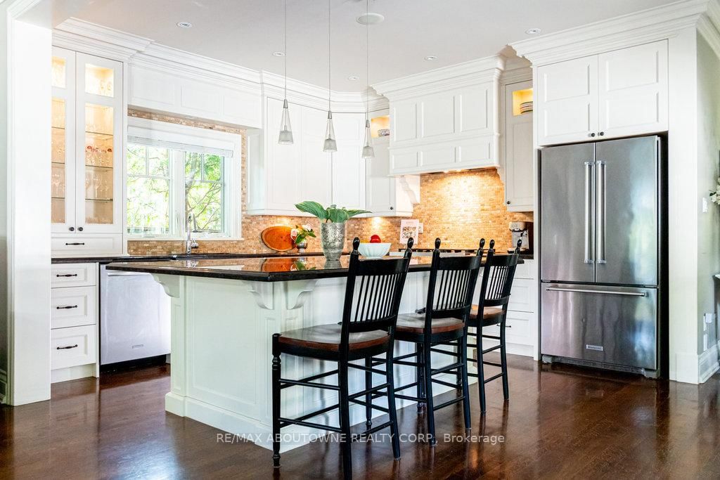 Detached House for sale at 44 Head Street, Oakville, Ontario, L6K 1L5 - Central - MLS: W12826420