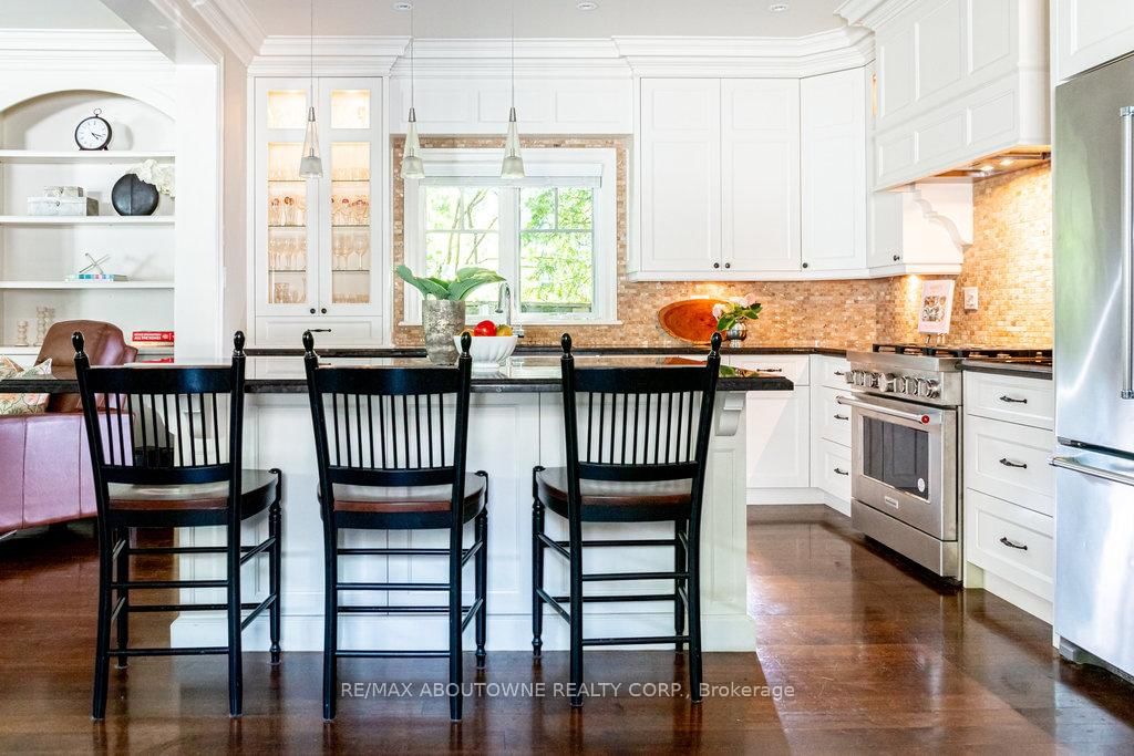 Detached House for sale at 44 Head Street, Oakville, Ontario, L6K 1L5 - Central - MLS: W12826420