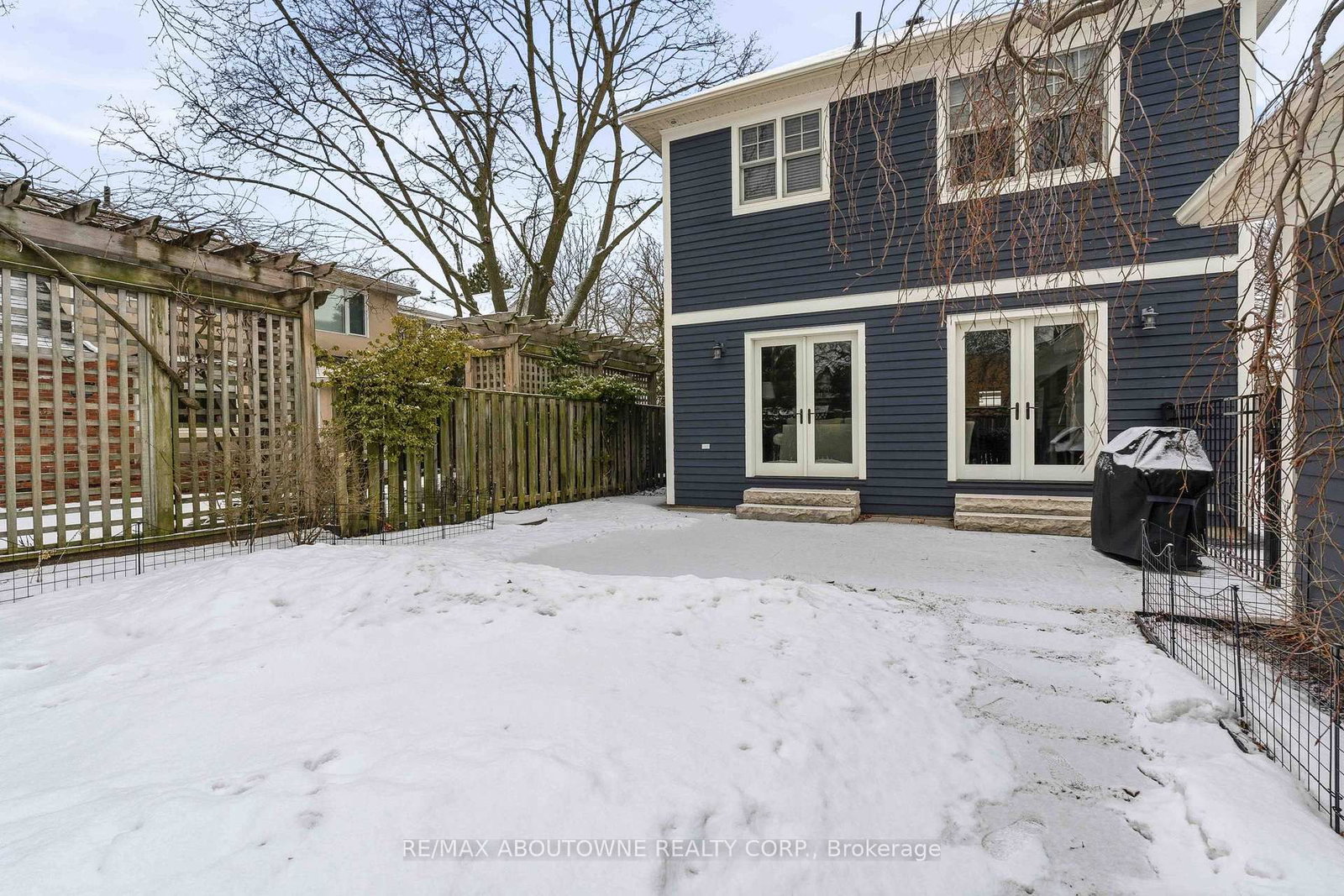 Detached House for sale at 44 Head Street, Oakville, Ontario, L6K 1L5 - Central - MLS: W12826420