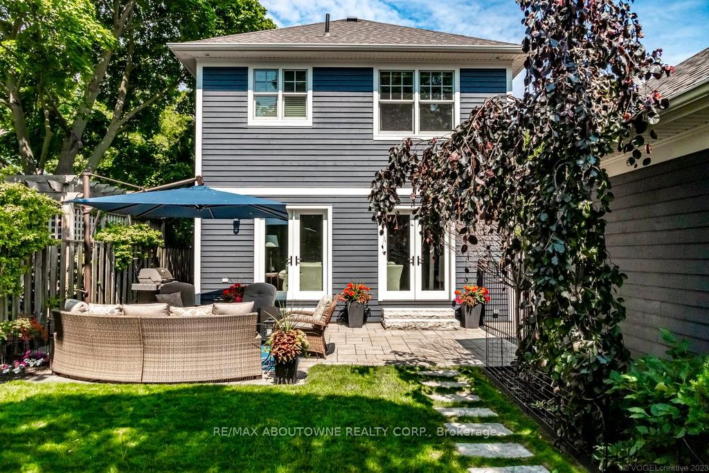 Detached House for sale at 44 Head Street, Oakville, Ontario, L6K 1L5 - Central - MLS: W12826420