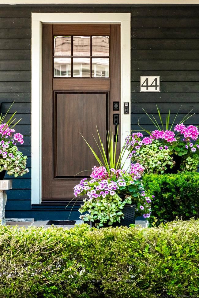 Detached House for sale at 44 Head Street, Oakville, Ontario, L6K 1L5 - Central - MLS: W12826420