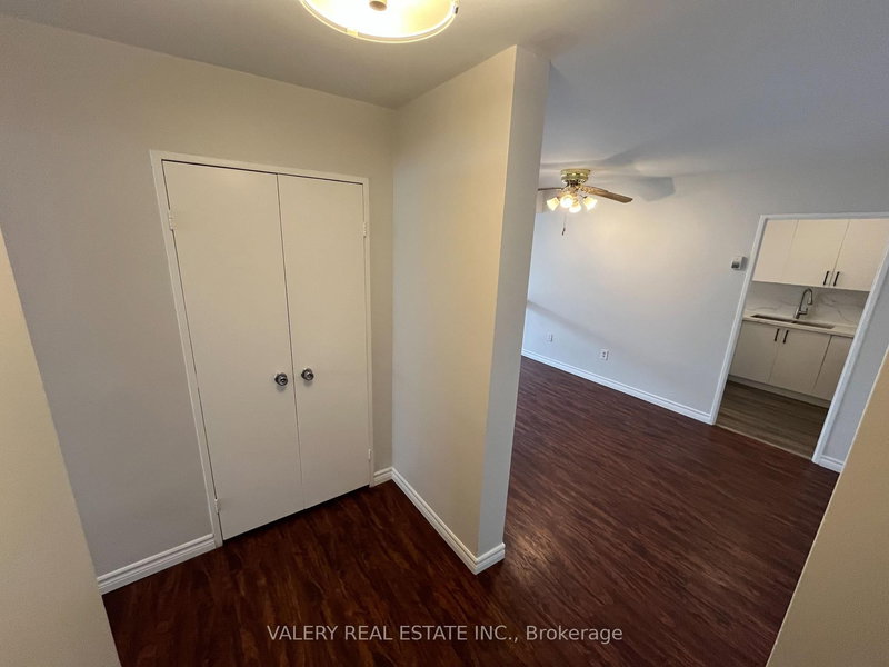 708 - 31 Four Winds Dr, Toronto, M3J 1K9 | Image 2