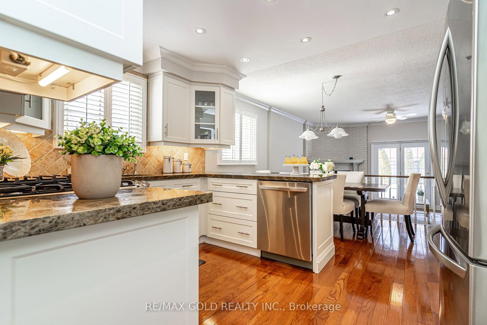 Detached House sold at 7 Oldham Crescent, Brampton, Ontario, L6Z 1W2 - Snelgrove - MLS: W12826724