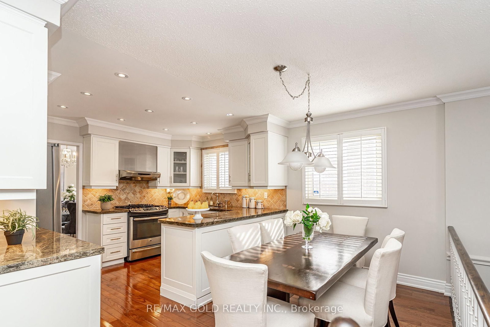 Detached House sold at 7 Oldham Crescent, Brampton, Ontario, L6Z 1W2 - Snelgrove - MLS: W12826724