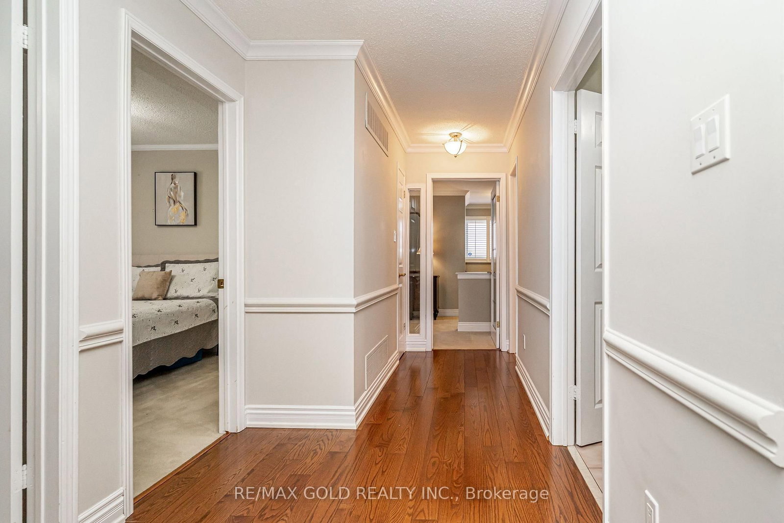 Detached House sold at 7 Oldham Crescent, Brampton, Ontario, L6Z 1W2 - Snelgrove - MLS: W12826724