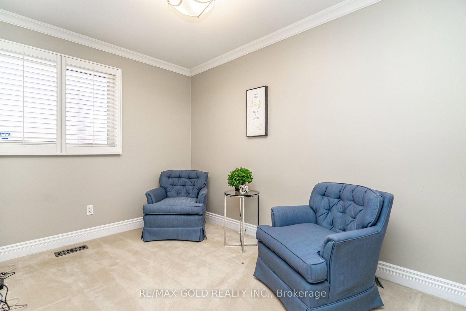 Detached House sold at 7 Oldham Crescent, Brampton, Ontario, L6Z 1W2 - Snelgrove - MLS: W12826724