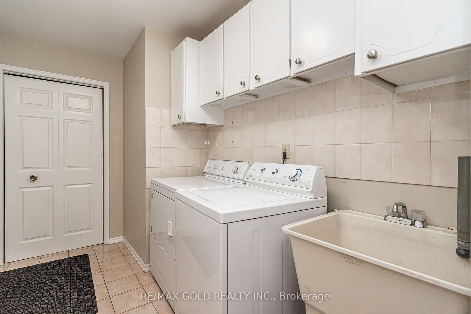 Detached House sold at 7 Oldham Crescent, Brampton, Ontario, L6Z 1W2 - Snelgrove - MLS: W12826724