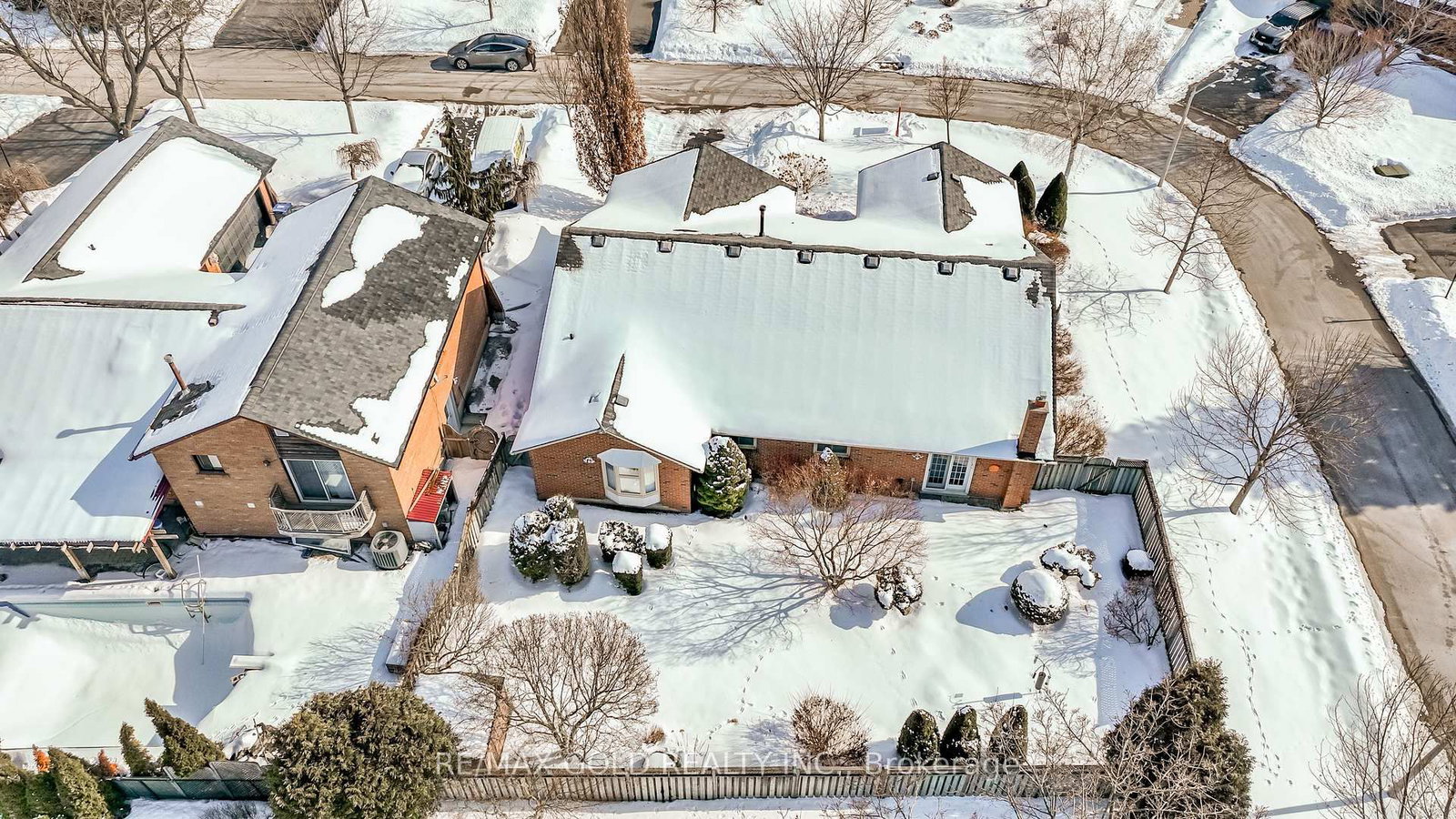 Detached House sold at 7 Oldham Crescent, Brampton, Ontario, L6Z 1W2 - Snelgrove - MLS: W12826724