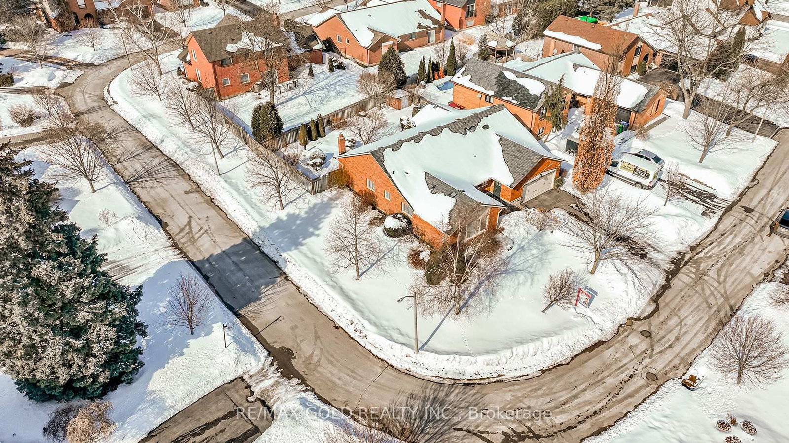 Detached House sold at 7 Oldham Crescent, Brampton, Ontario, L6Z 1W2 - Snelgrove - MLS: W12826724