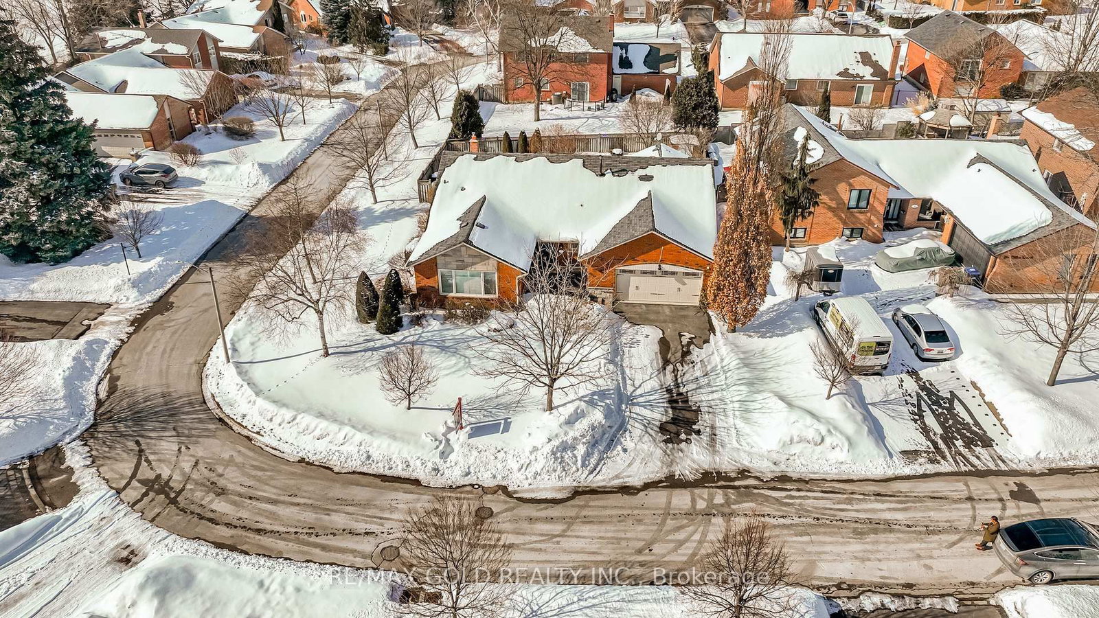 Detached House sold at 7 Oldham Crescent, Brampton, Ontario, L6Z 1W2 - Snelgrove - MLS: W12826724