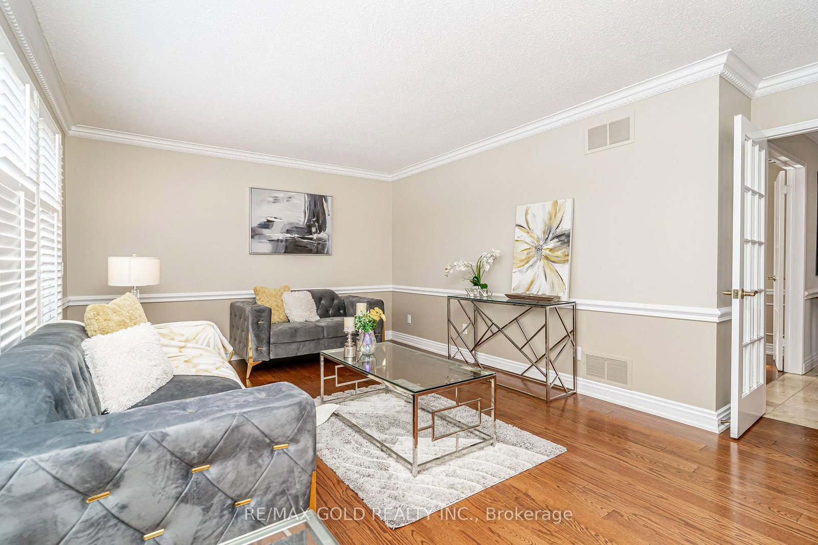 Detached House sold at 7 Oldham Crescent, Brampton, Ontario, L6Z 1W2 - Snelgrove - MLS: W12826724