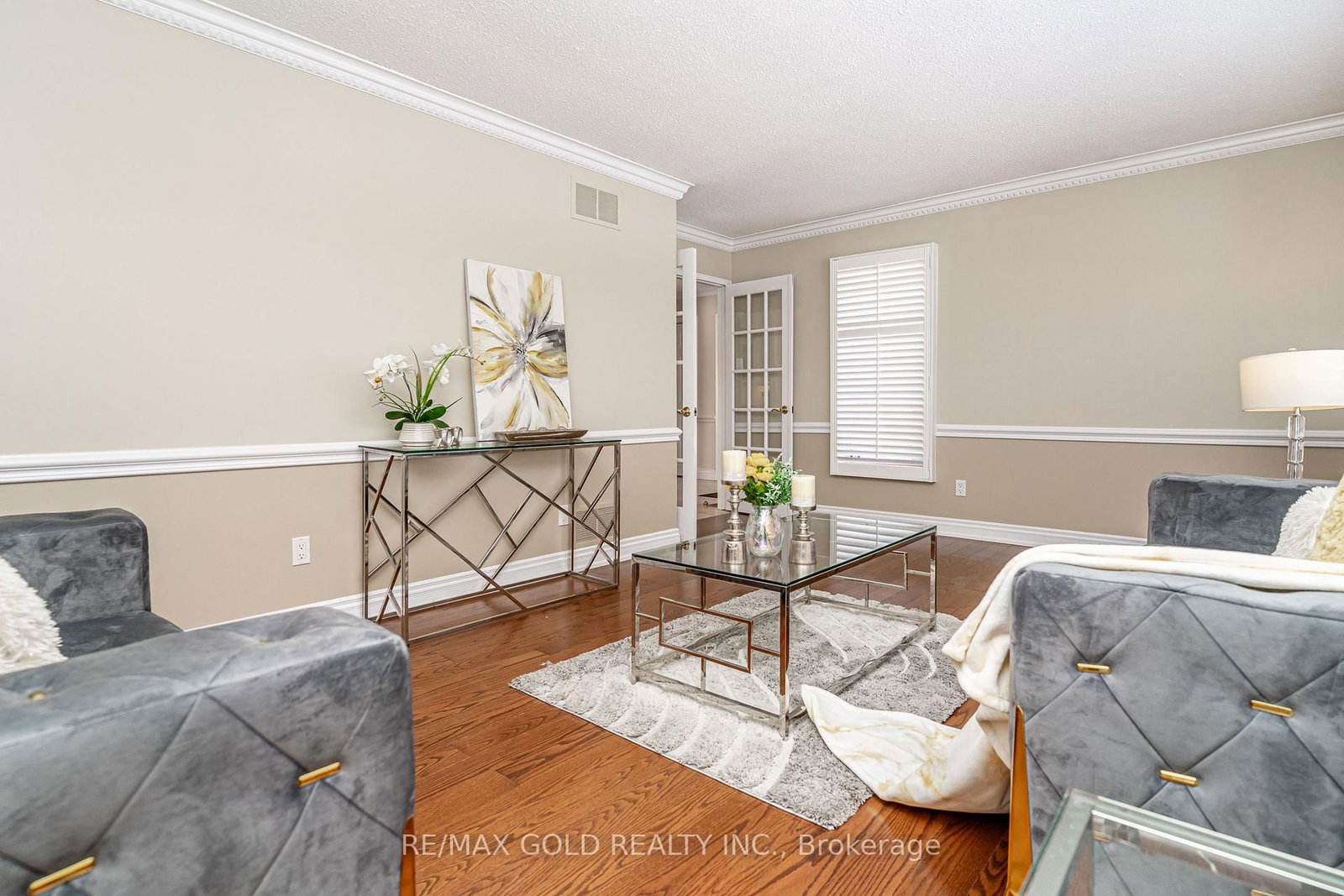 Detached House sold at 7 Oldham Crescent, Brampton, Ontario, L6Z 1W2 - Snelgrove - MLS: W12826724