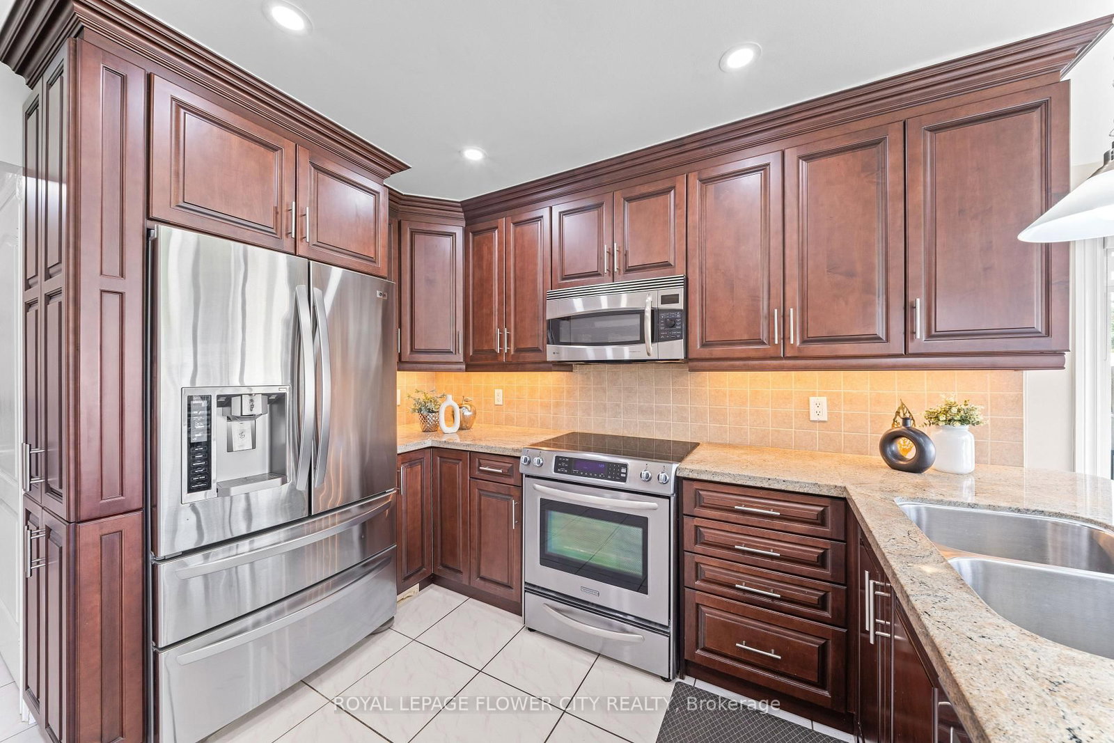 Detached House for sale at 60 Newgreen Crescent, Brampton, Ontario, L6S 4Y5 - Westgate - MLS: W12827762