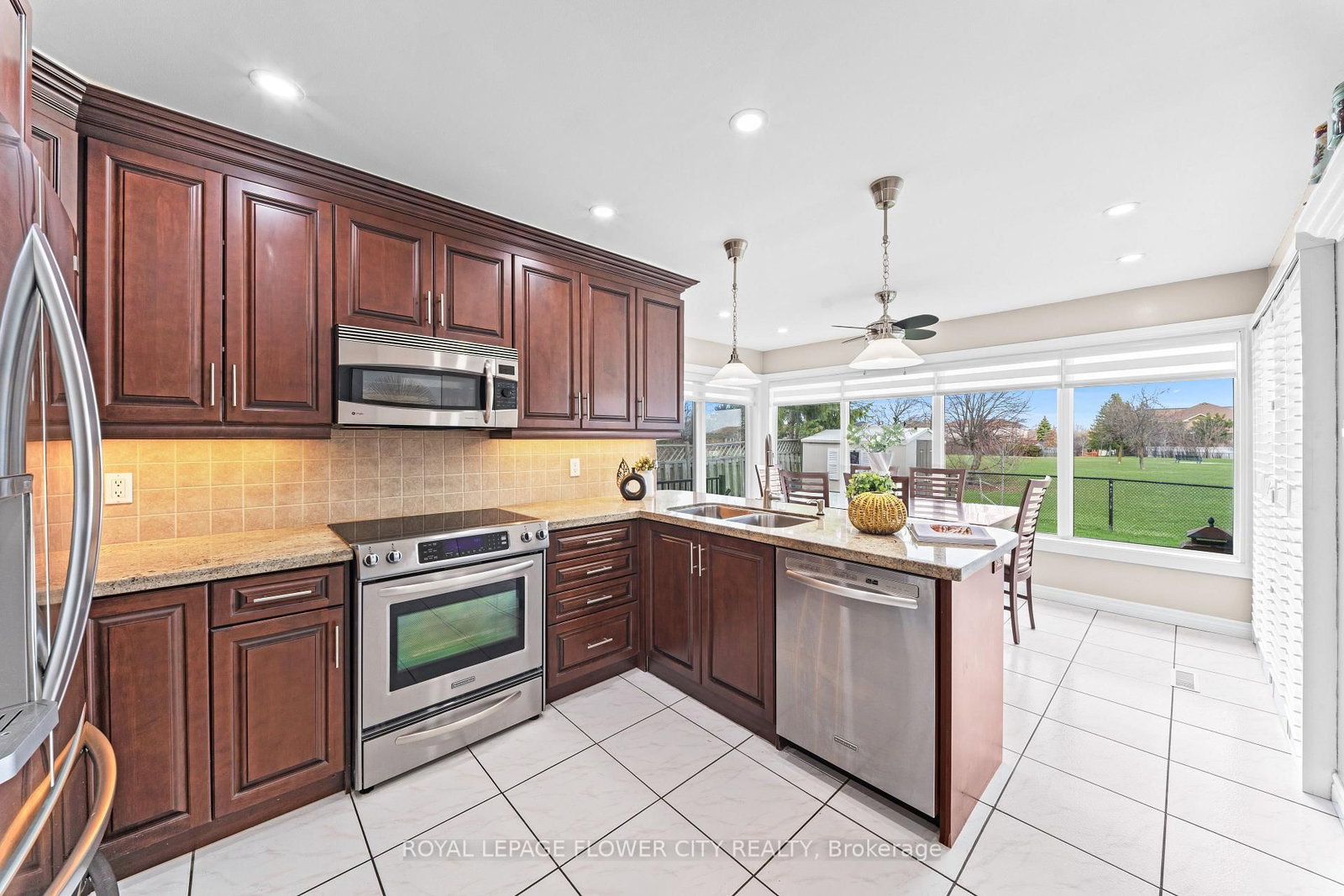 Detached House for sale at 60 Newgreen Crescent, Brampton, Ontario, L6S 4Y5 - Westgate - MLS: W12827762