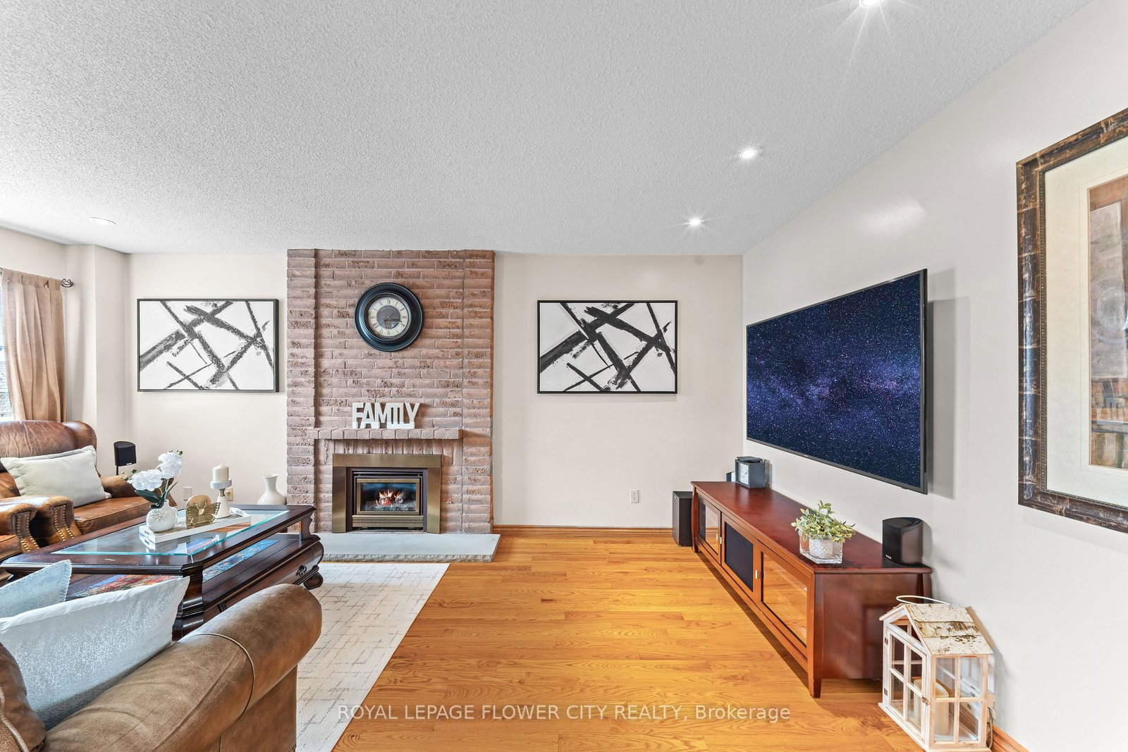 Detached House for sale at 60 Newgreen Crescent, Brampton, Ontario, L6S 4Y5 - Westgate - MLS: W12827762