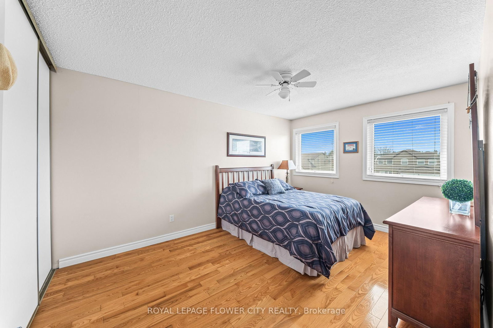 Detached House for sale at 60 Newgreen Crescent, Brampton, Ontario, L6S 4Y5 - Westgate - MLS: W12827762