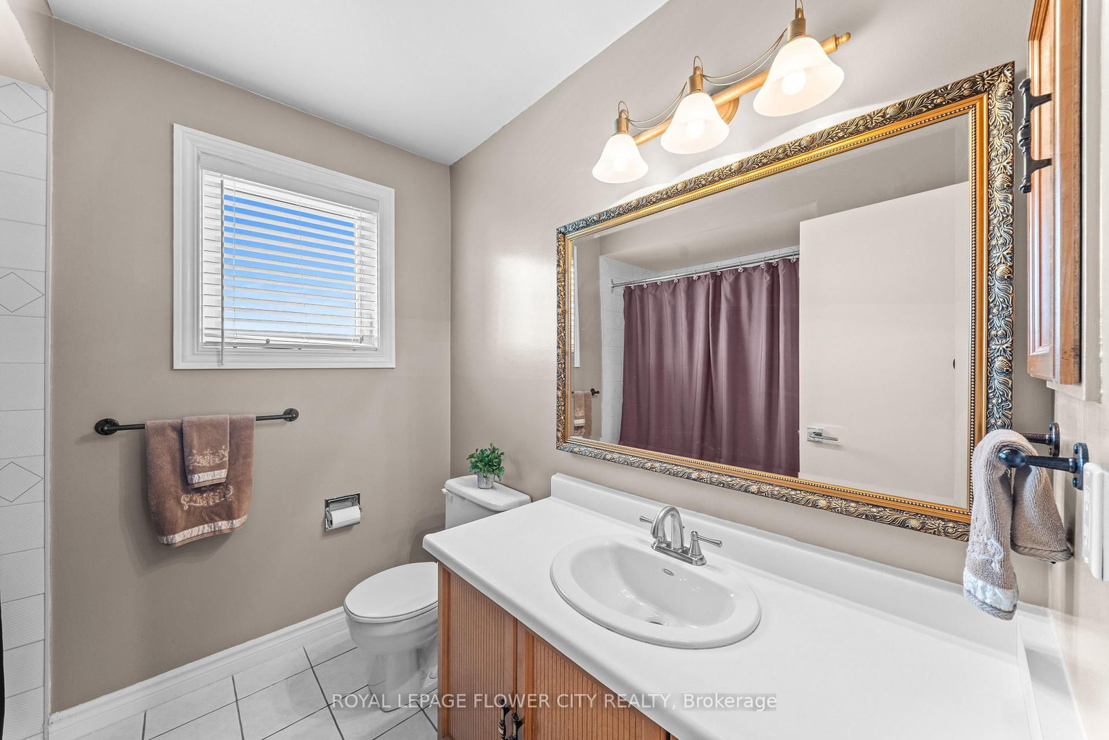 Detached House for sale at 60 Newgreen Crescent, Brampton, Ontario, L6S 4Y5 - Westgate - MLS: W12827762