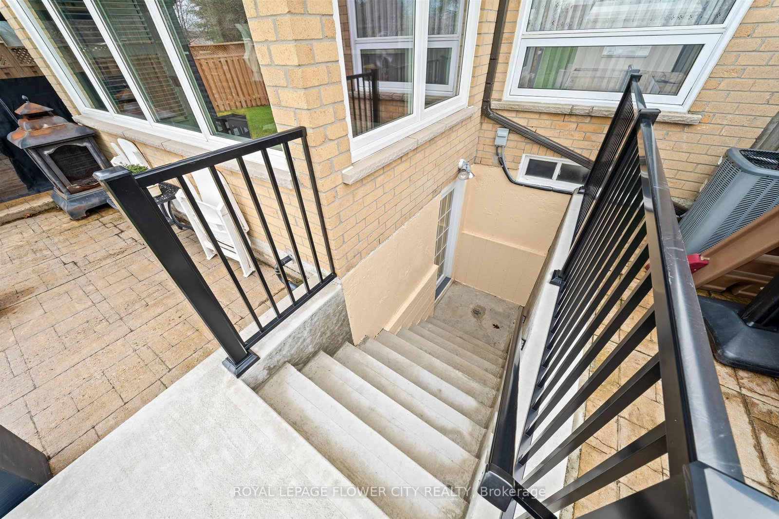 Detached House for sale at 60 Newgreen Crescent, Brampton, Ontario, L6S 4Y5 - Westgate - MLS: W12827762