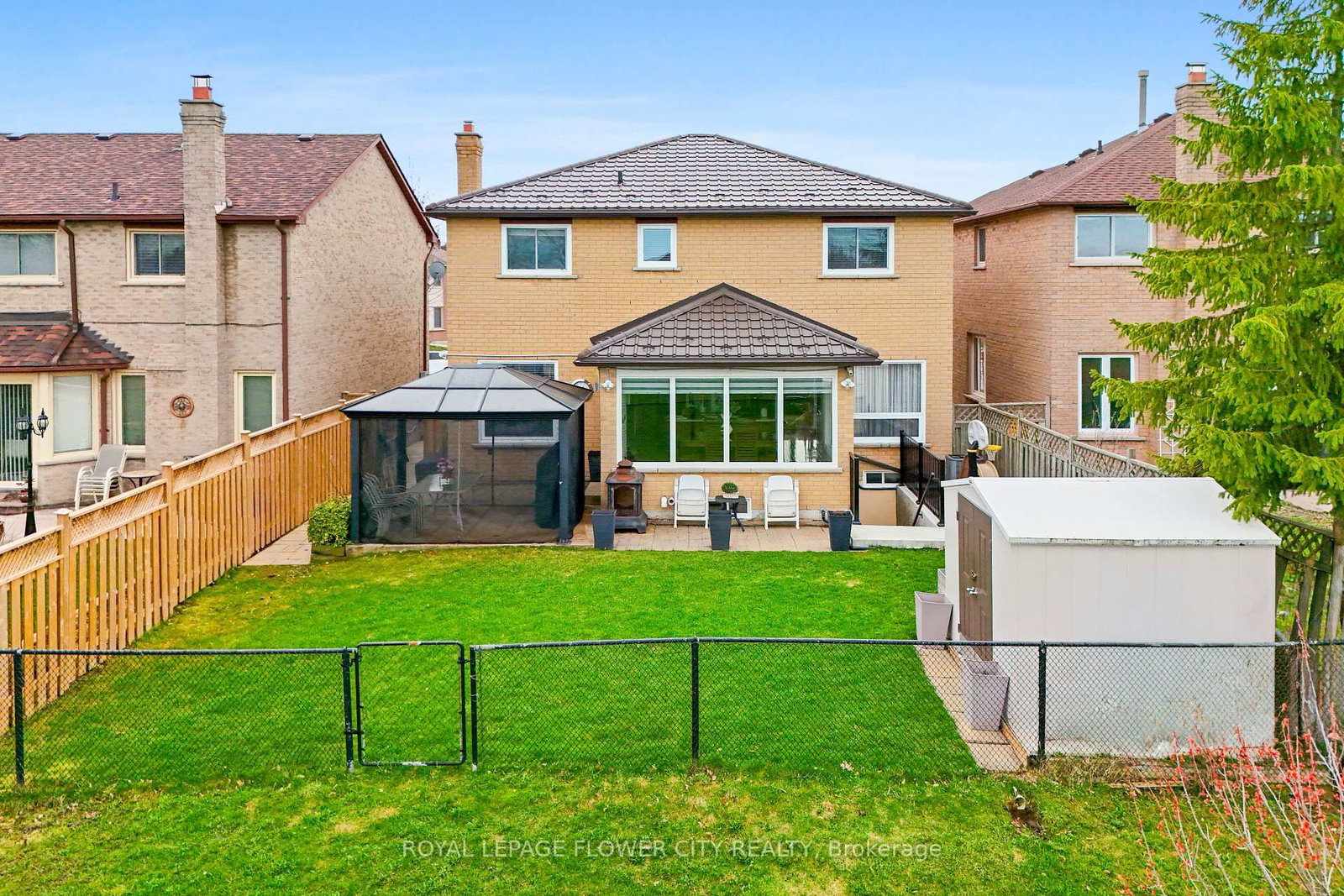 Detached House for sale at 60 Newgreen Crescent, Brampton, Ontario, L6S 4Y5 - Westgate - MLS: W12827762