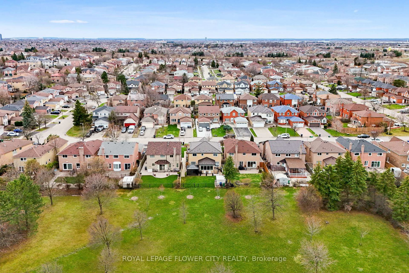 Detached House for sale at 60 Newgreen Crescent, Brampton, Ontario, L6S 4Y5 - Westgate - MLS: W12827762