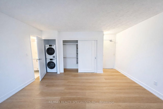 105 - 118 Tyndall Avenue