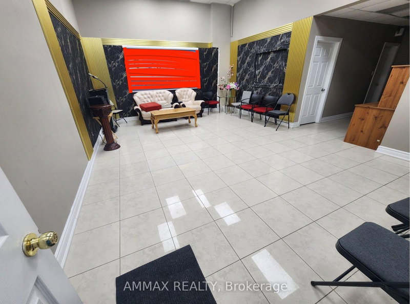 2 - 7015 Tranmere Dr Dr, Mississauga, L5S 1T7 | Image 2