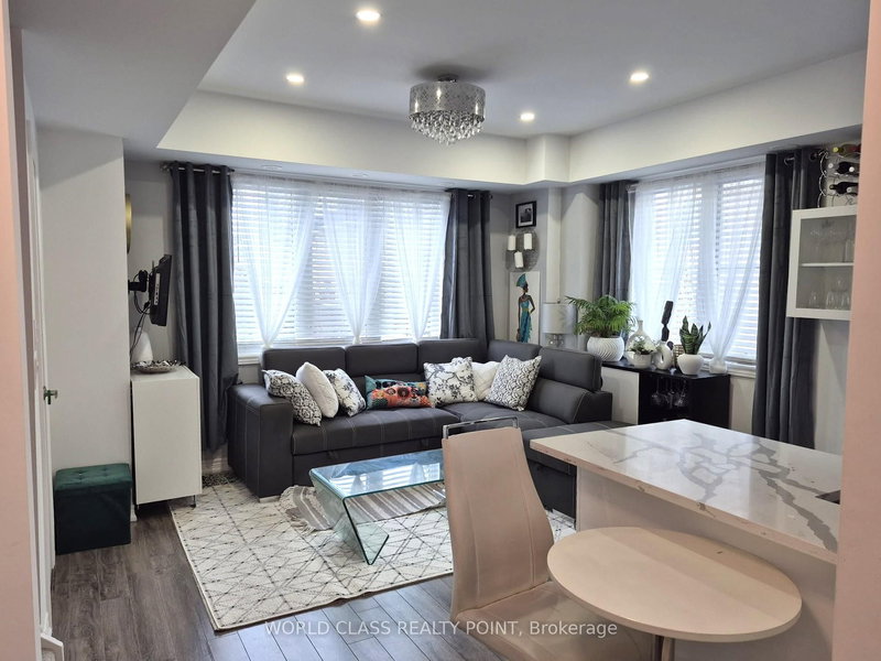 212 - 370 Hopewell Ave, Toronto, M6E 2S2 | Image 2