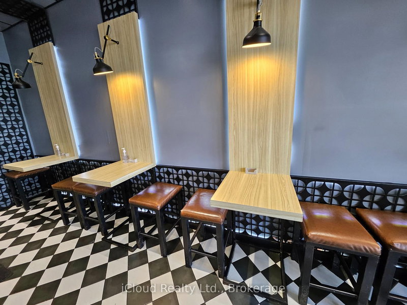 4 - 377 Burnhamthorpe Rd E, Mississauga, L5A 3Y1 | Image 3