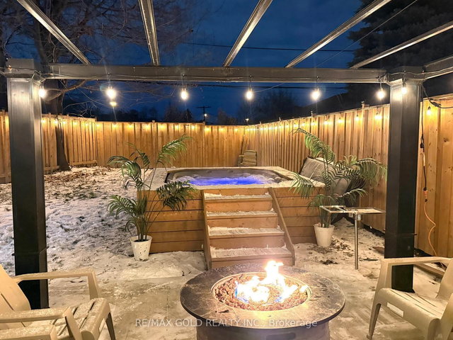 189 Kingsview Boulevard