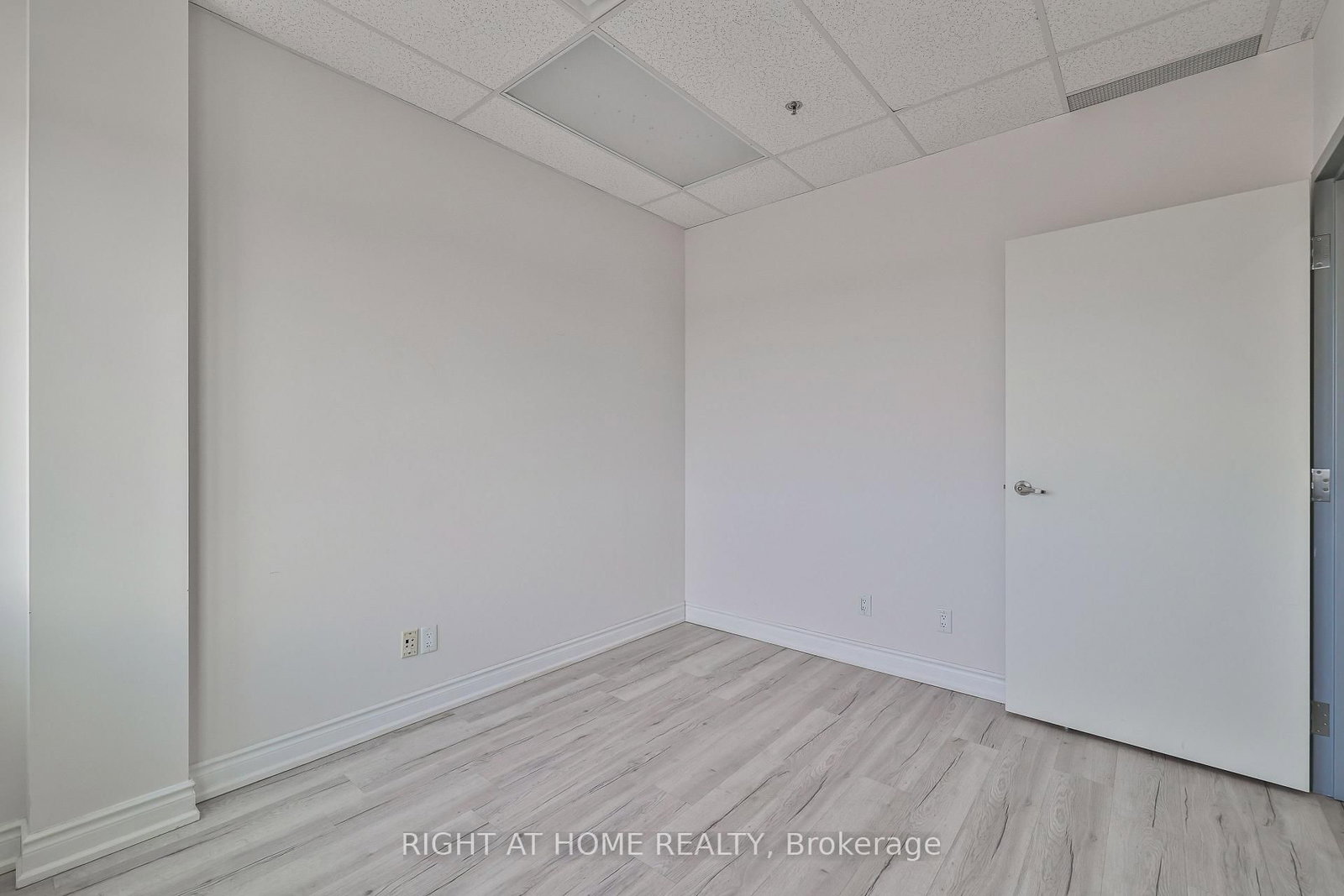 3075 Hospital Gate, Unit 414 - Photo 16