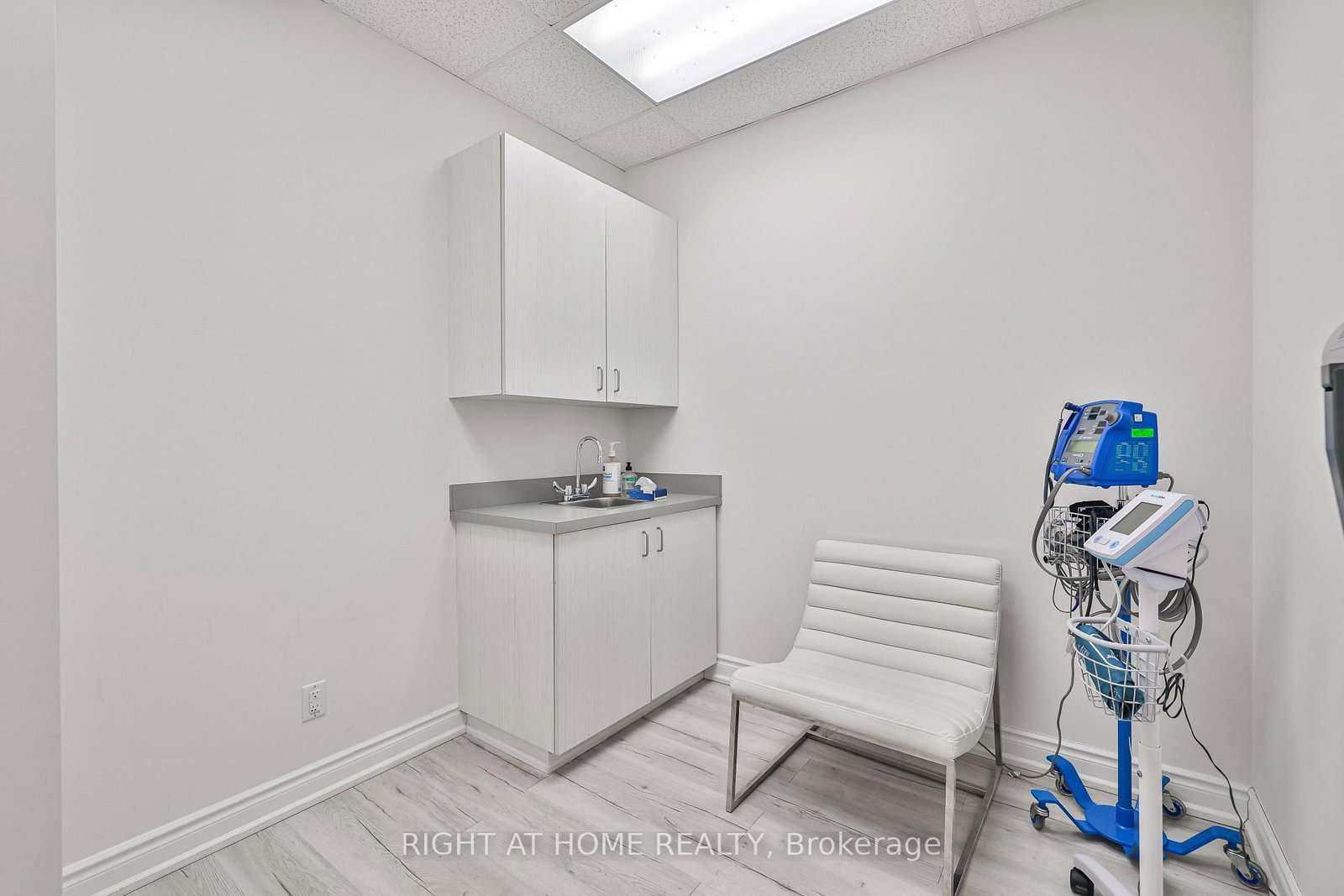 3075 Hospital Gate, Unit 414 - Photo 23