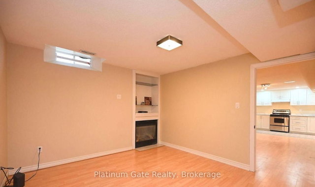 27 Sparta Drive N