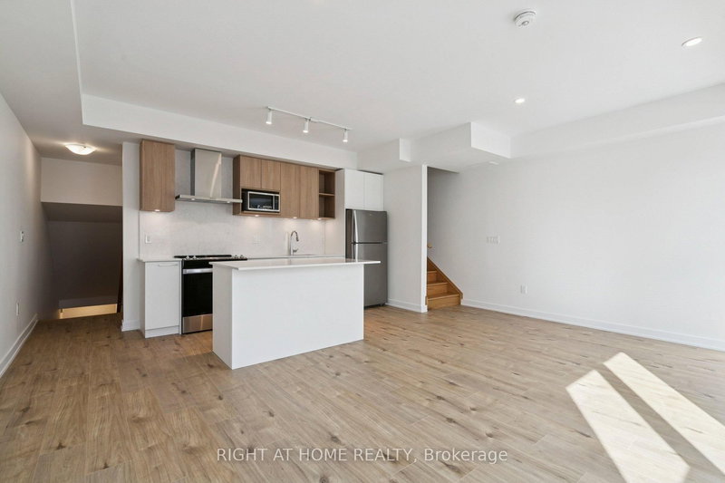 TH30 (unit# 9) - 496 Plains Rd E, Burlington, L7T 2E1 | Image 3