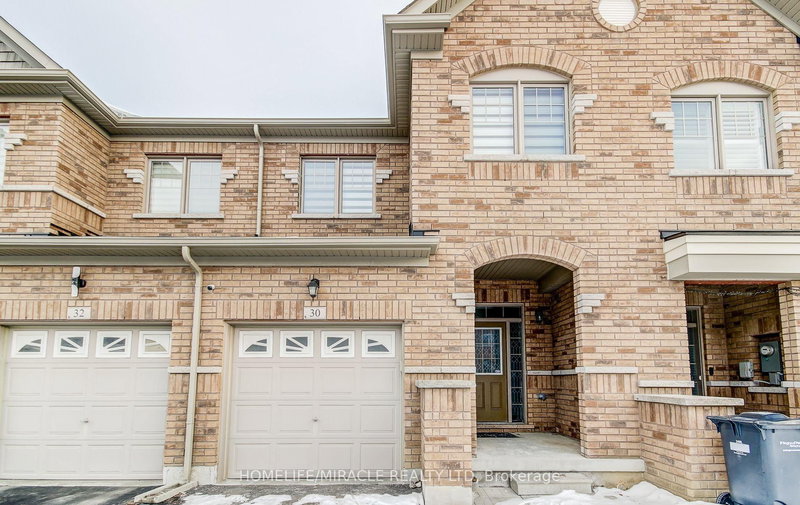 30 Davenfield Circ, Brampton, L6P 4M2 | Image 3
