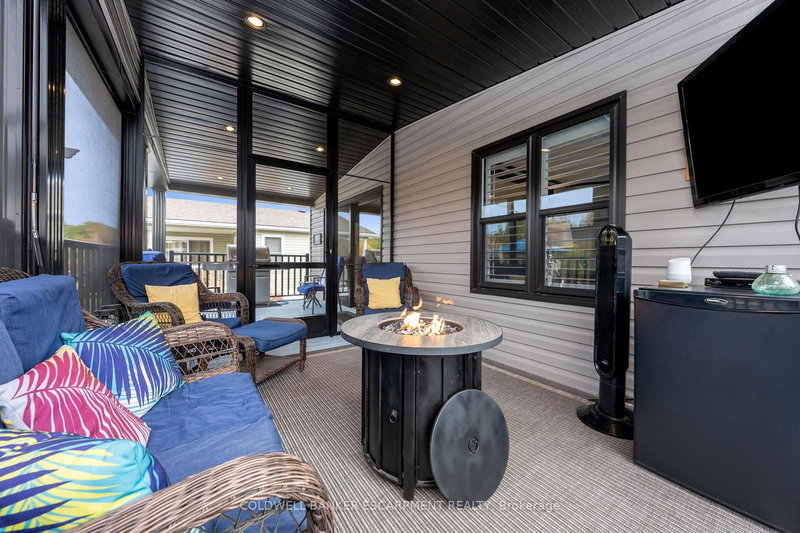 8 Hill - 4449 Milburough Line, Burlington, L7P 0C5 | Image 2