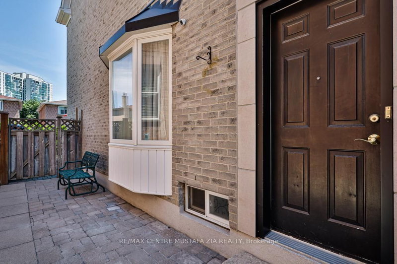 BSMT - 4326 Mayflower Dr, Mississauga, L5R 1T6 | Image 3