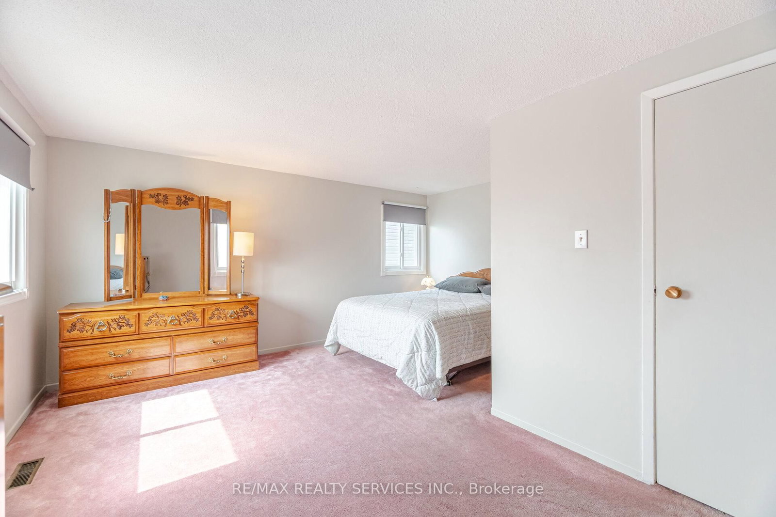 Semi-Detached House for sale at 12 Sparklett Crescent, Brampton, Ontario, L6Z 1M8 - Heart Lake East - MLS: W12830696