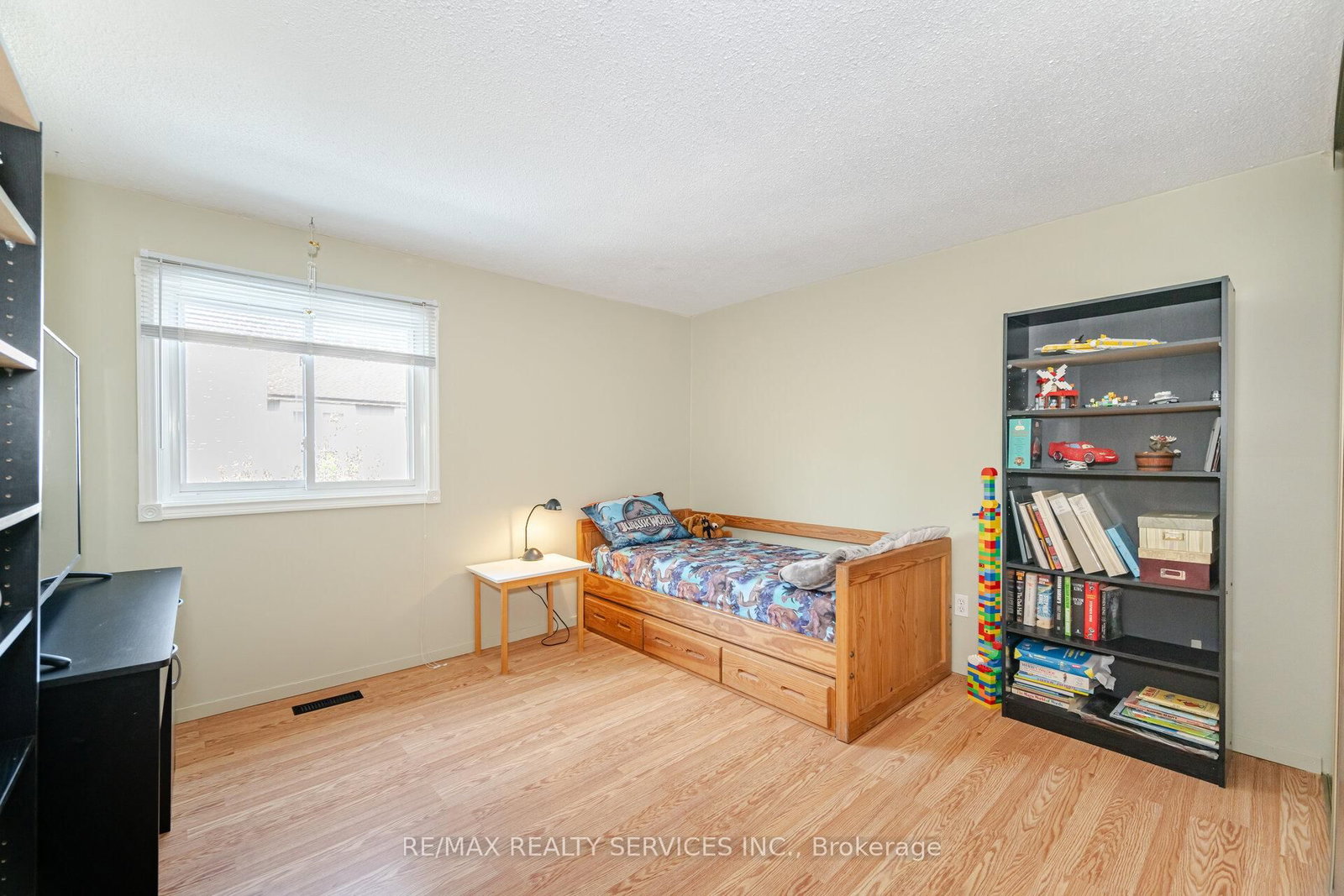 Semi-Detached House for sale at 12 Sparklett Crescent, Brampton, Ontario, L6Z 1M8 - Heart Lake East - MLS: W12830696